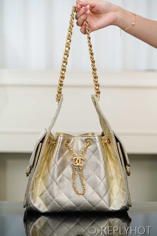 [하이엔드급] 샤넬 25백 스몰 메탈릭 그레인드 카프스킨 골드메탈 골드 [매장가 1000만원대]