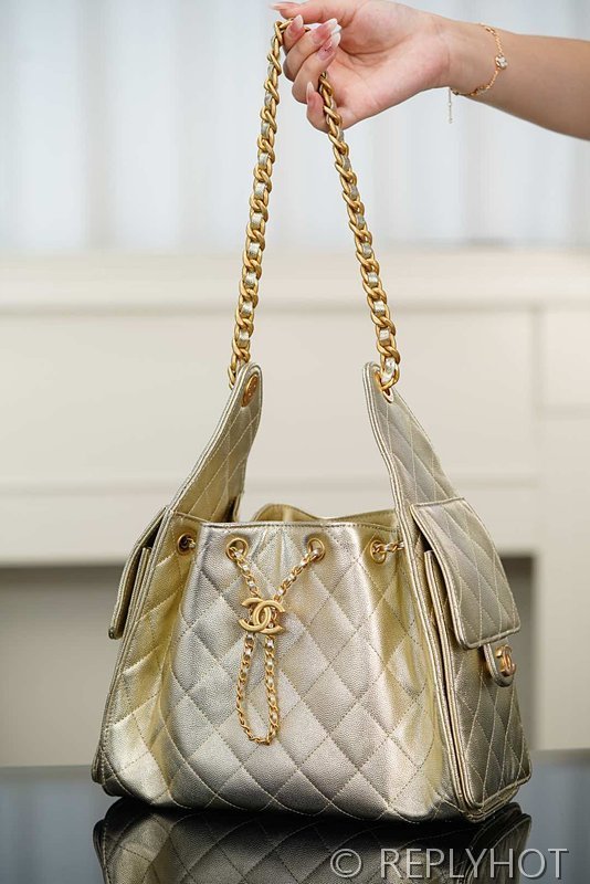 [하이엔드급] 샤넬 25백 스몰 메탈릭 그레인드 카프스킨 골드메탈 골드 [매장가 1000만원대]