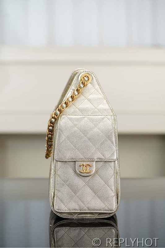 [하이엔드급] 샤넬 25백 스몰 메탈릭 그레인드 카프스킨 골드메탈 골드 [매장가 1000만원대]