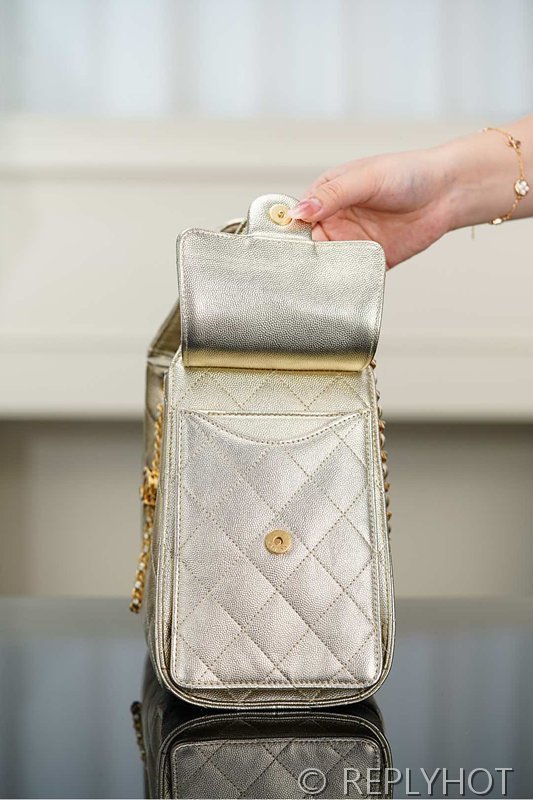 [하이엔드급] 샤넬 25백 스몰 메탈릭 그레인드 카프스킨 골드메탈 골드 [매장가 1000만원대]