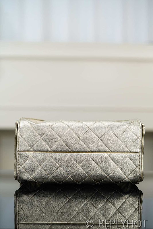 [하이엔드급] 샤넬 25백 스몰 메탈릭 그레인드 카프스킨 골드메탈 골드 [매장가 1000만원대]