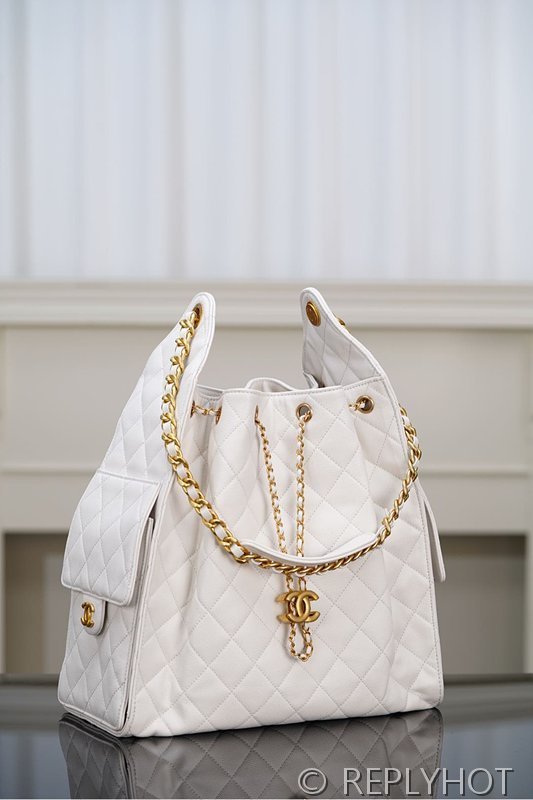 [하이엔드급] 샤넬 25백 미디엄 그레인드 카프스킨 골드메탈 화이트 [매장가 1200만원대]