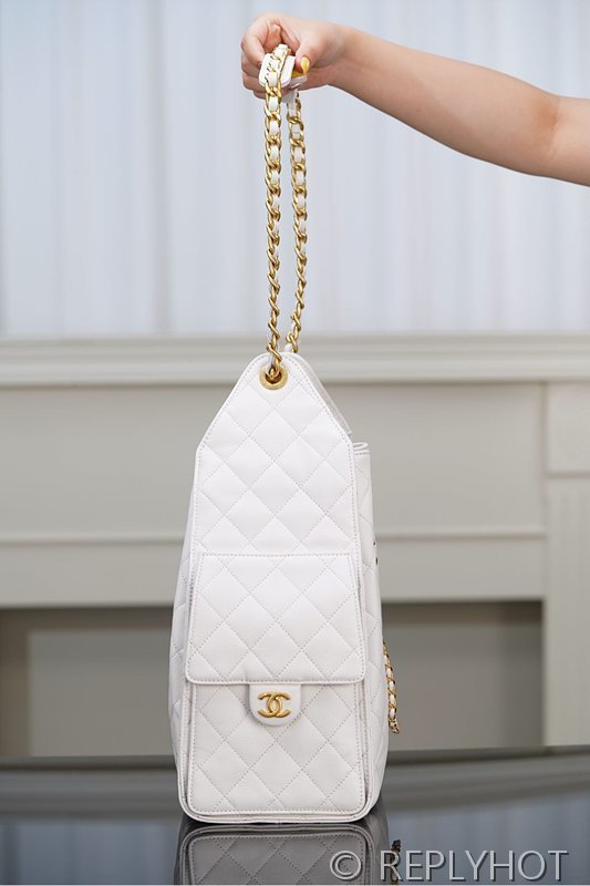 [하이엔드급] 샤넬 25백 미디엄 그레인드 카프스킨 골드메탈 화이트 [매장가 1200만원대]