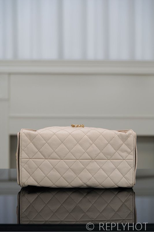[하이엔드급] 샤넬 25백 미디엄 그레인드 카프스킨 골드메탈 베이지 [매장가 1200만원대]