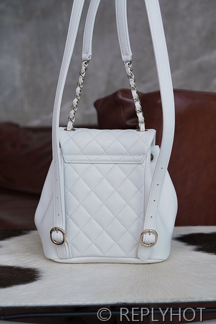 [하이엔드급] 샤넬 23 크루즈 듀마 백팩 카프스킨 골드메탈 화이트 [매장가 1000만원대]