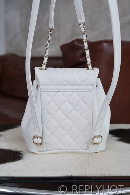 [하이엔드급] 샤넬 23 크루즈 듀마 백팩 카프스킨 골드메탈 화이트 [매장가 1000만원대]