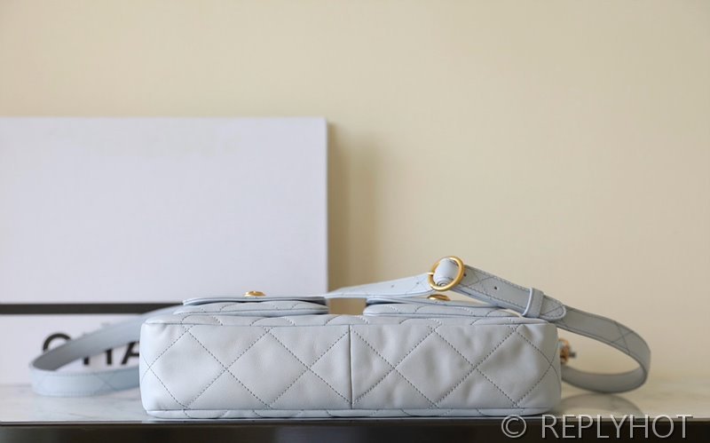 [하이엔드급] 샤넬 24 투포켓 호보 핸드백 카프스킨 골드메탈  [매장가 800만원대]