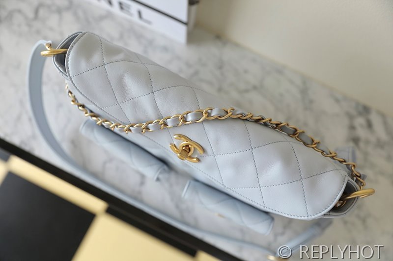 [하이엔드급] 샤넬 24 투포켓 호보 핸드백 카프스킨 골드메탈  [매장가 800만원대]