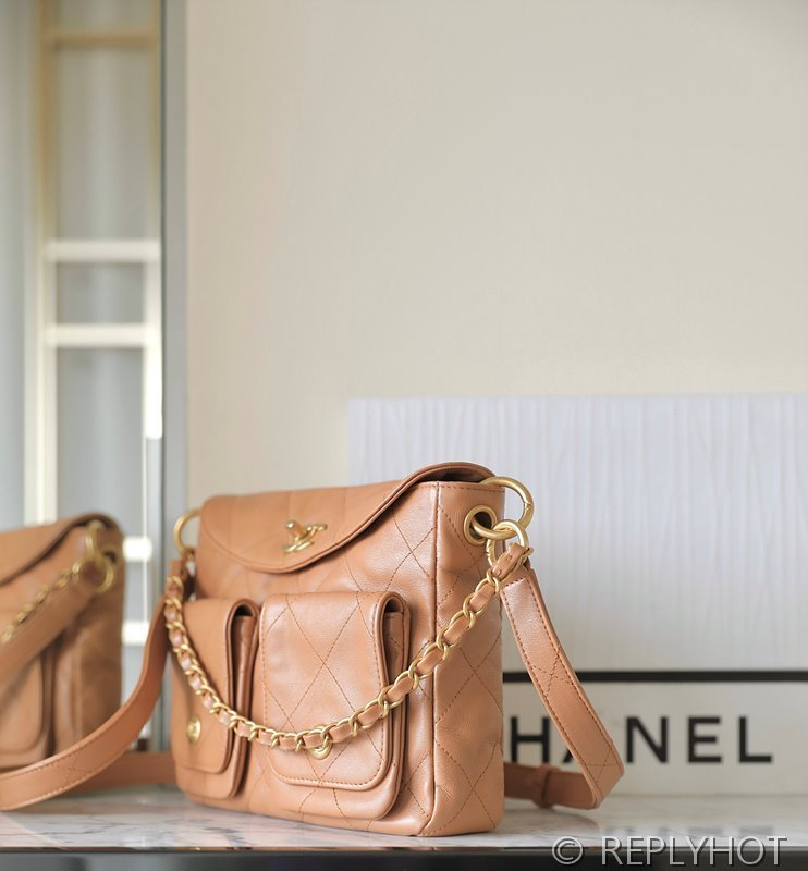 [하이엔드급] 샤넬 24 투포켓 호보 핸드백 카프스킨 골드메탈  [매장가 800만원대]