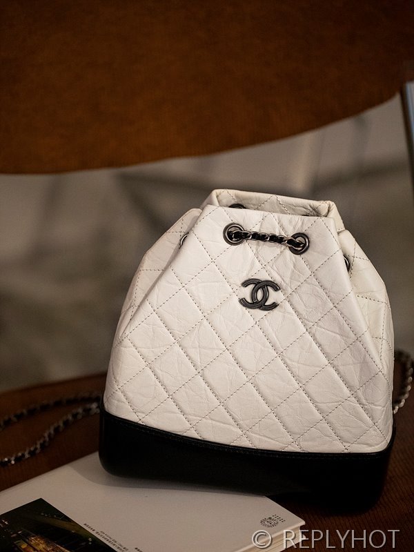 [하이엔드급] 샤넬 가브리엘 백팩 카프스킨 화이트 [매장가 1000만원대]