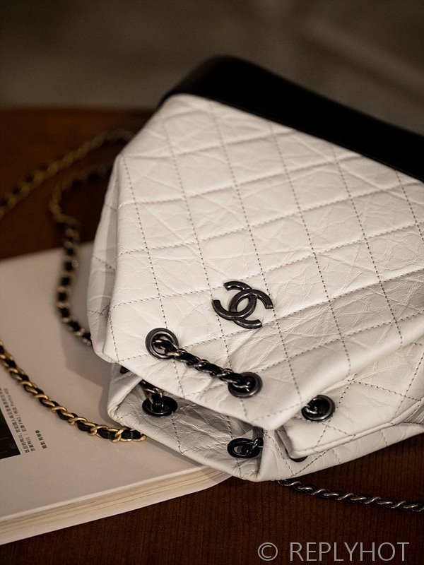 [하이엔드급] 샤넬 가브리엘 백팩 카프스킨 화이트 [매장가 1000만원대]