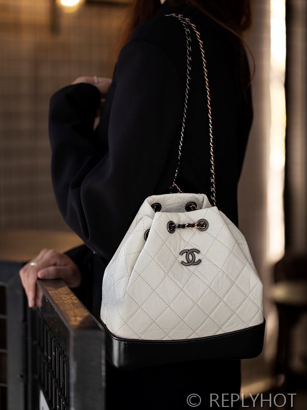 [하이엔드급] 샤넬 가브리엘 백팩 카프스킨 화이트 [매장가 1000만원대]