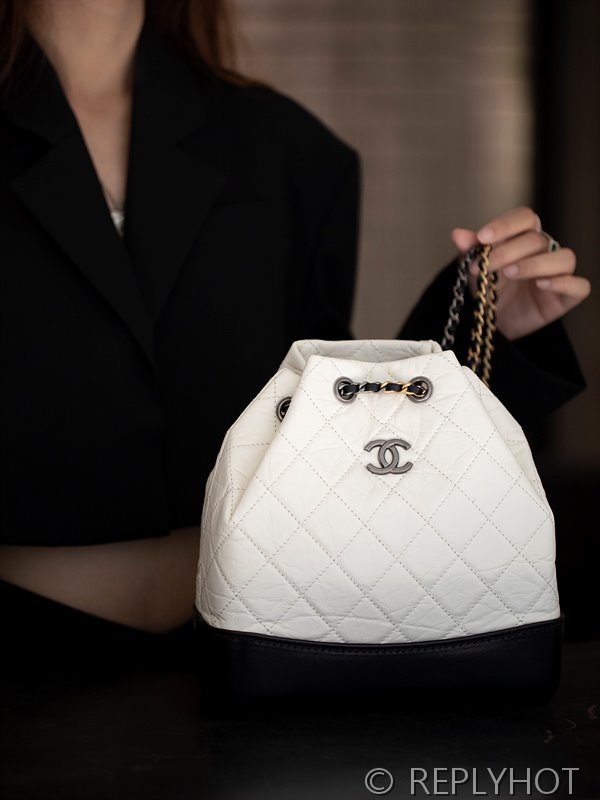 [하이엔드급] 샤넬 가브리엘 백팩 카프스킨 화이트 [매장가 1000만원대]