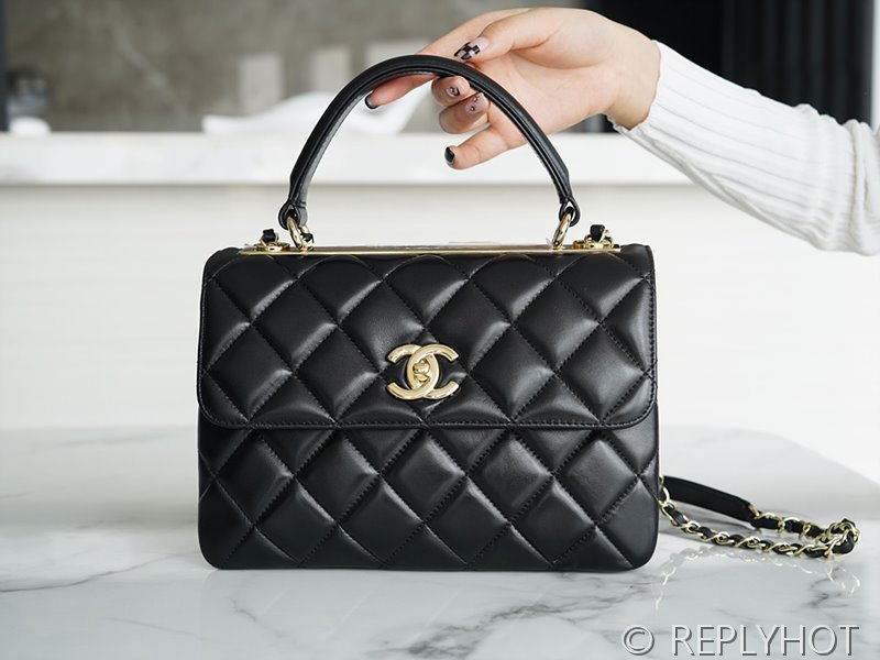 [하이엔드급] 샤넬 트랜드 CC 탑핸들 스몰 플랩백 램스킨 골드메탈 블랙 [매장가 1000만원대]