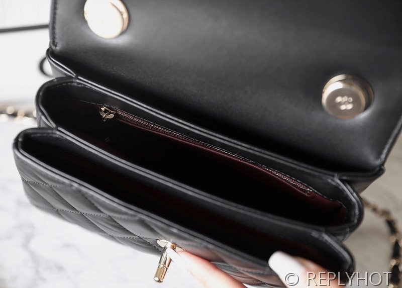 [하이엔드급] 샤넬 트랜드 CC 탑핸들 뉴미니 플랩백 램스킨 골드메탈 블랙 [매장가 800만원대]