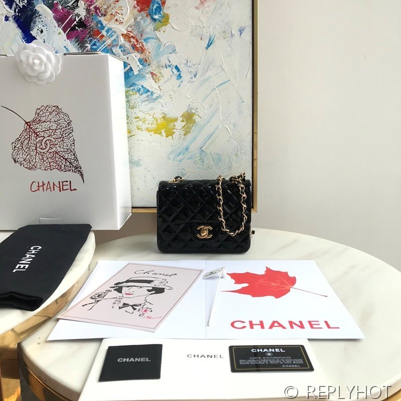 샤넬 클래식 쁘띠삭 미니 플랩백 페이던트 골드메탈 블랙 [매장가 900만원대]