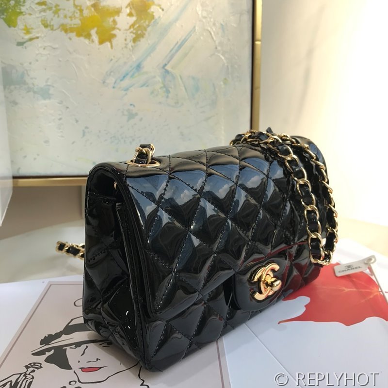 샤넬 클래식 뉴미니 플랩백 페이던트 골드메탈 블랙 [매장가 1000만원대]