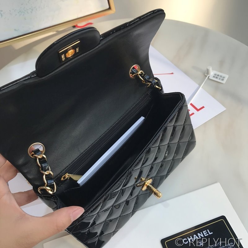 샤넬 클래식 뉴미니 플랩백 페이던트 골드메탈 블랙 [매장가 1000만원대]