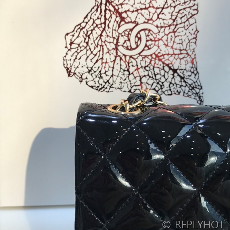 샤넬 클래식 뉴미니 플랩백 페이던트 골드메탈 블랙 [매장가 1000만원대]