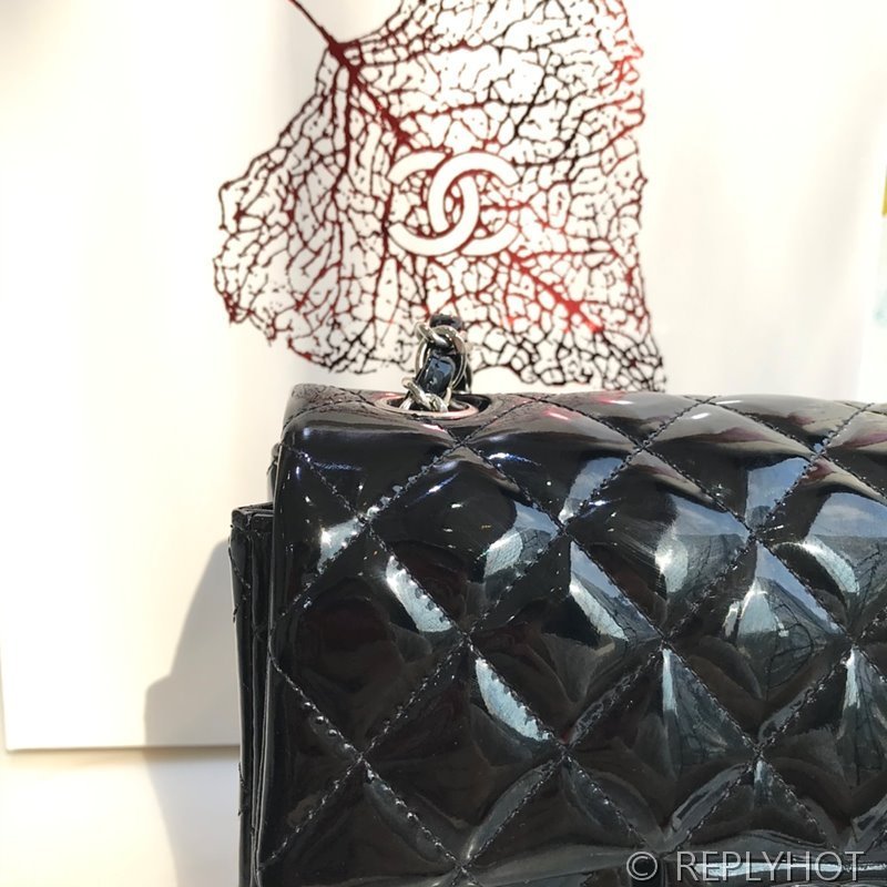 샤넬 클래식 뉴미니 플랩백 페이던트 실버메탈 블랙 [매장가 1000만원대]