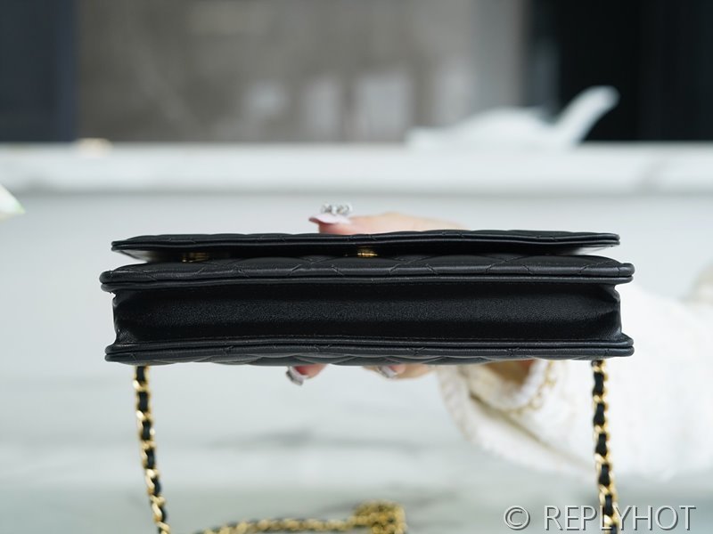 [하이엔드급] 샤넬 클래식 woc 체인 지갑 램스킨 골드메탈 블랙 [매장가 550만원대]