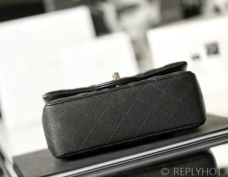 [하이엔드급] 샤넬 클래식 뉴미니 플랩백 카프스킨 실버메탈 블랙 [매장가 1000만원대]