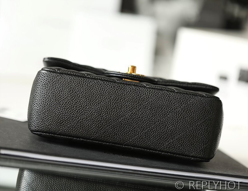 [하이엔드급] 샤넬 클래식 뉴미니 플랩백 카프스킨 골드메탈 블랙 [매장가 1000만원대]