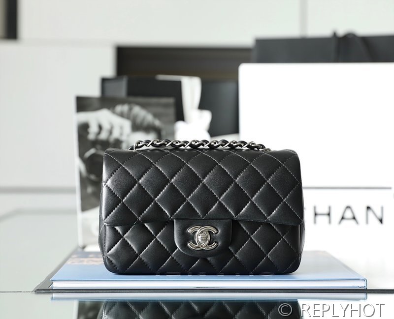[하이엔드급] 샤넬 클래식 뉴미니 플랩백 램스킨 실버메탈 블랙 [매장가 1000만원대]