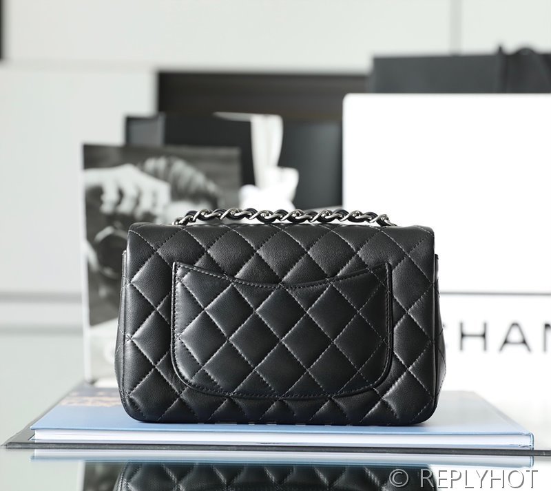 [하이엔드급] 샤넬 클래식 뉴미니 플랩백 램스킨 실버메탈 블랙 [매장가 1000만원대]