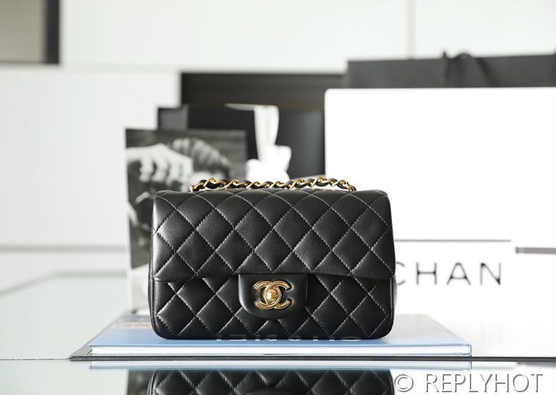 [하이엔드급] 샤넬 클래식 뉴미니 플랩백 램스킨 골드메탈 블랙 [매장가 1000만원대]