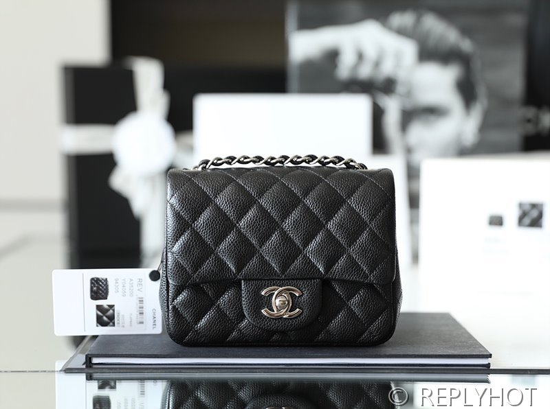 [하이엔드급] 샤넬 클래식 쁘띠삭 미니 플랩백 카프스킨 실버메탈 블랙 [매장가 900만원대]