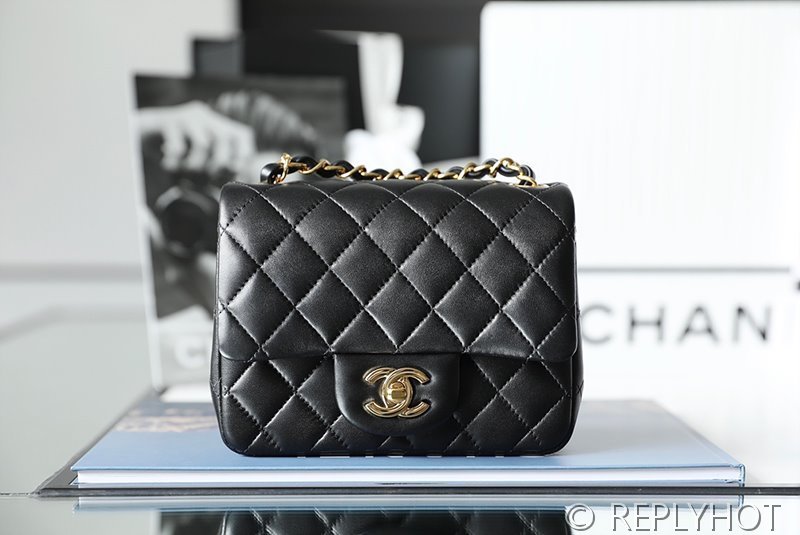 [하이엔드급] 샤넬 클래식 쁘띠삭 미니 플랩백 램스킨 골드메탈 블랙 [매장가 900만원대]