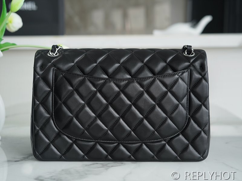 [하이엔드급] 샤넬 클래식 라지 램스킨 실버메탈 블랙 [매장가 1570만원대]