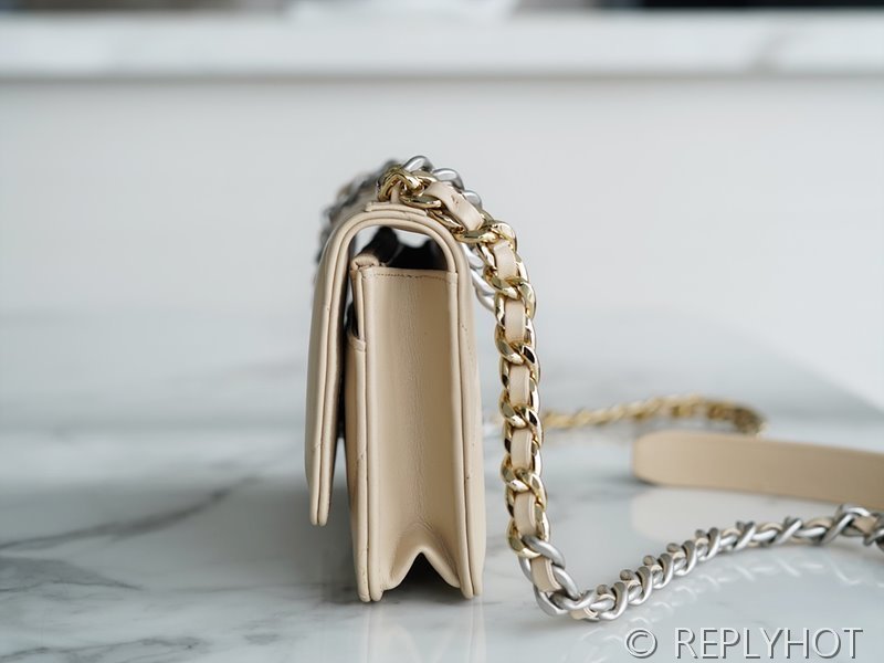 [하이엔드급] 샤넬 19 woc 실버메탈 베이지 [매장가 600만원대]