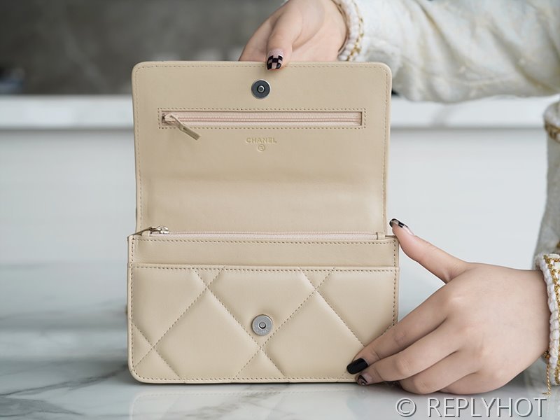 [하이엔드급] 샤넬 19 woc 실버메탈 베이지 [매장가 600만원대]