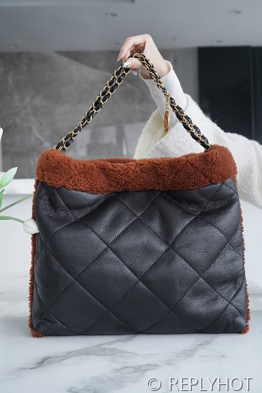 [하이엔드급] 샤넬 22 미디엄 핸드백 램스킨 골드메탈 블랙 [매장가 1000만원대]