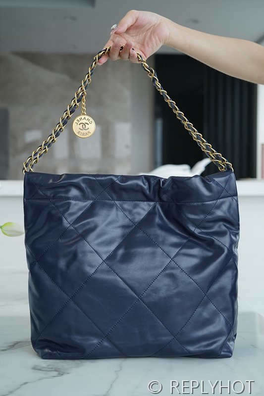 [하이엔드급] 샤넬 22 스몰 핸드백 카프스킨 골드메탈 네이비 [매장가 1000만원대]