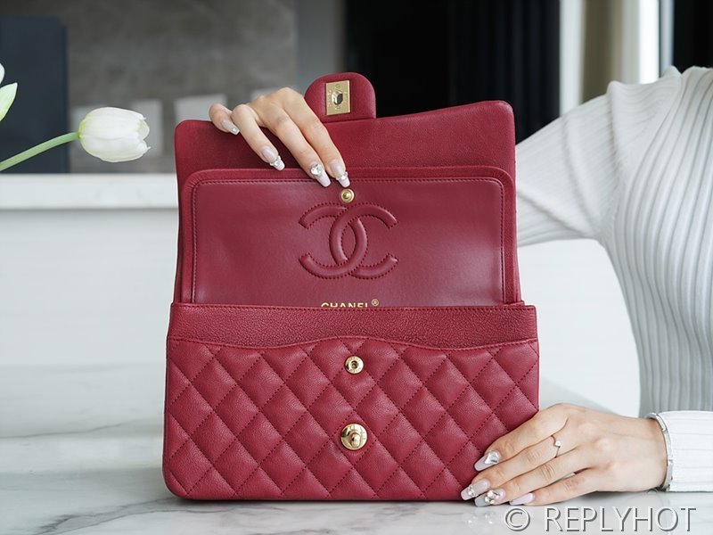 [하이엔드급] 샤넬 클래식 미디엄 카프스킨 골드메탈 버건디 [매장가 1450만원대]