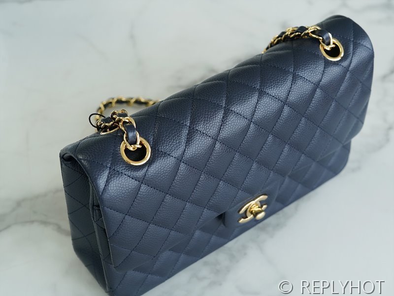 [하이엔드급] 샤넬 클래식 미디엄 카프스킨 골드메탈 네이비 [매장가 1450만원대]