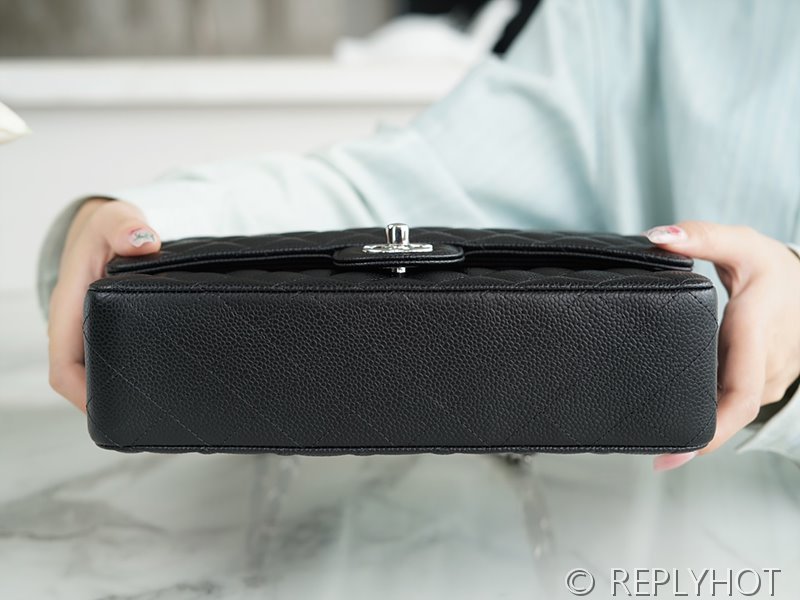 [하이엔드급] 샤넬 클래식 미디엄 카프스킨 실버메탈 블랙 [매장가 1450만원대]