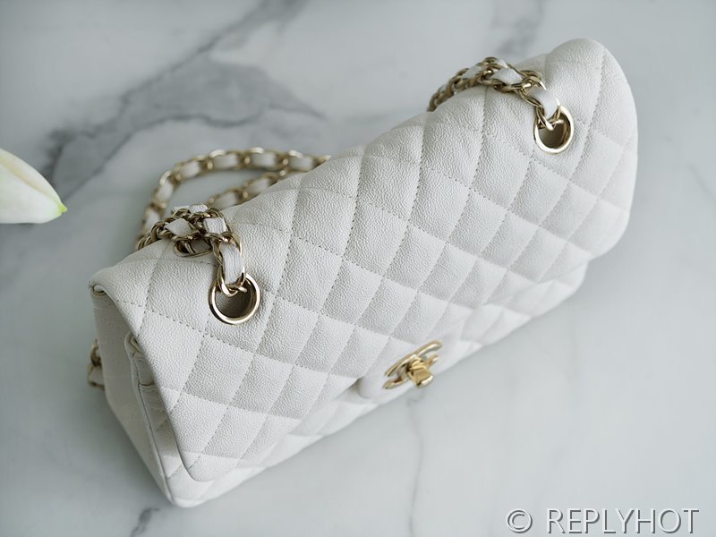 [하이엔드급] 샤넬 클래식 스몰 카프스킨 골드메탈 화이트 [매장가 1475만원대]
