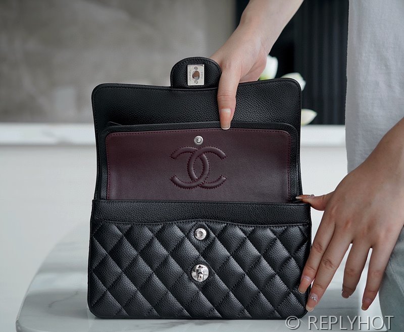 [하이엔드급] 샤넬 클래식 스몰 카프스킨 실버메탈 블랙 [매장가 1475만원대]