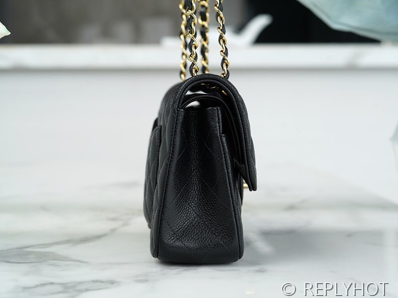 [하이엔드급] 샤넬 클래식 스몰 카프스킨 골드메탈 블랙 [매장가 1475만원대]