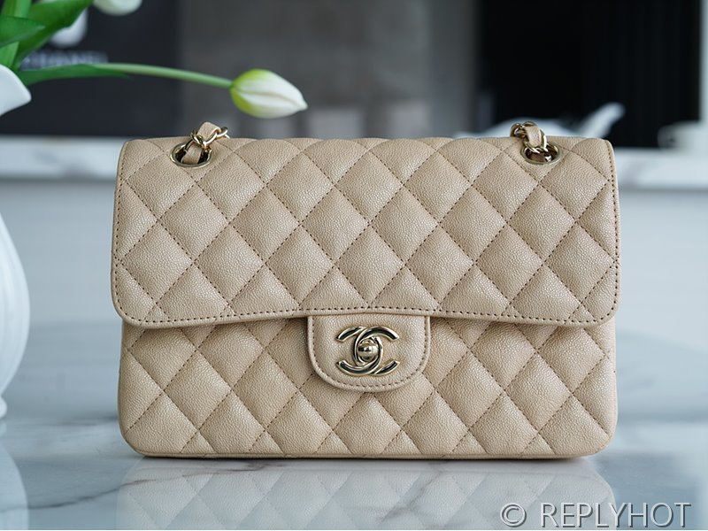 [하이엔드급] 샤넬 클래식 스몰 카프스킨 골드메탈 베이지 [매장가 1475만원대]