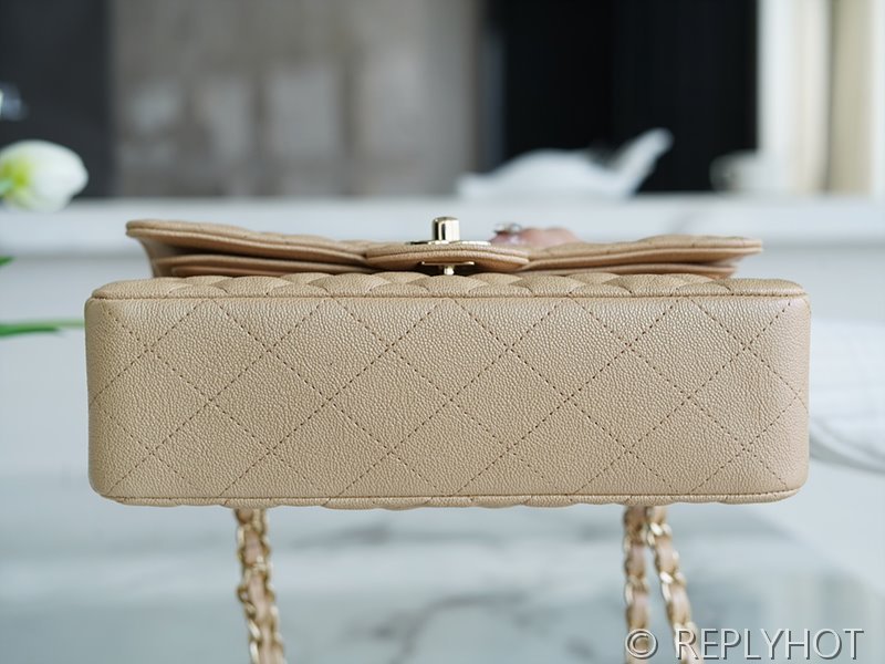 [하이엔드급] 샤넬 클래식 스몰 카프스킨 골드메탈 베이지 [매장가 1475만원대]