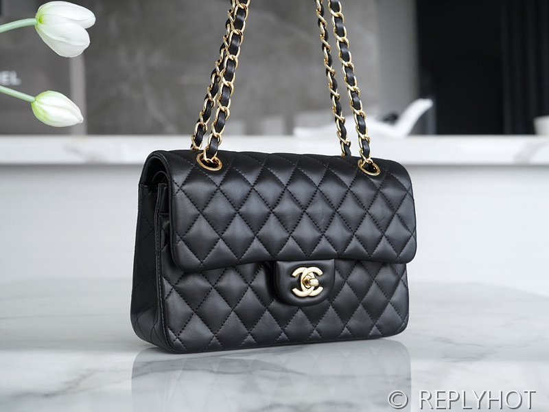 [하이엔드급] 샤넬 클래식 스몰 램스킨 골드메탈 블랙 [매장가 1475만원대]