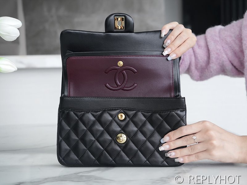 [하이엔드급] 샤넬 클래식 스몰 램스킨 골드메탈 블랙 [매장가 1475만원대]