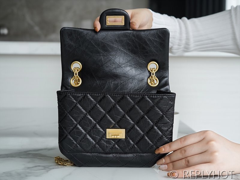 [하이엔드급] 샤넬 2.55 미니 플랩백 카프스킨 골드메탈 블랙 [매장가 723만원대]