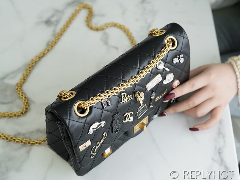 [하이엔드급] 샤넬 2.55 미디엄 플랩백 참 장식 골드메탈 블랙 [매장가 1600만원대]