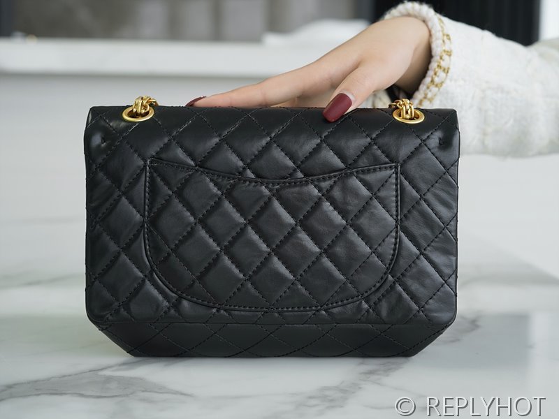 [하이엔드급] 샤넬 2.55 미디엄 플랩백 참 장식 골드메탈 블랙 [매장가 1600만원대]